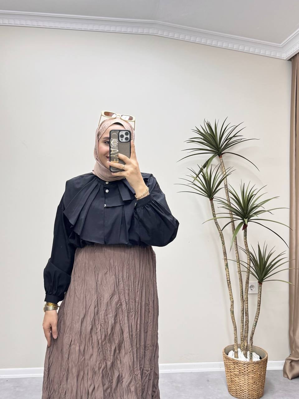 1175 - Fırfır Yaka Gömlek - Siyah