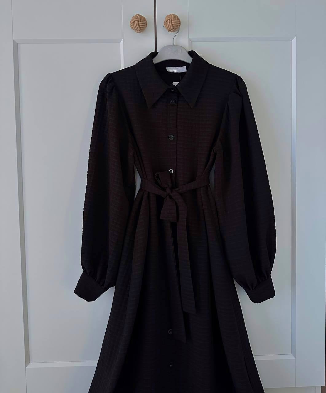 1298 - Düğmeli Gofre Elbise - Siyah