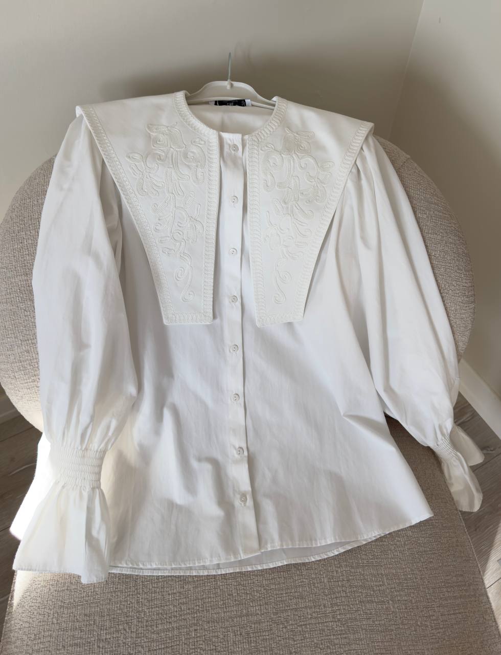 2363 - Yakası Nakışlı Gömlek - Beyaz