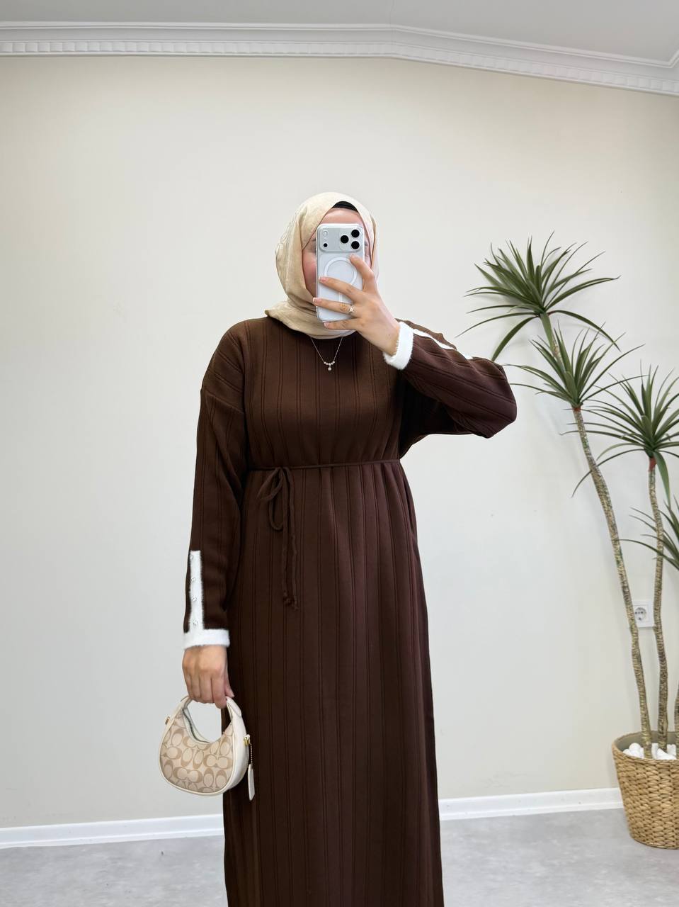 2851 - Kolu Taşlı Triko Elbise - Acı Kahve