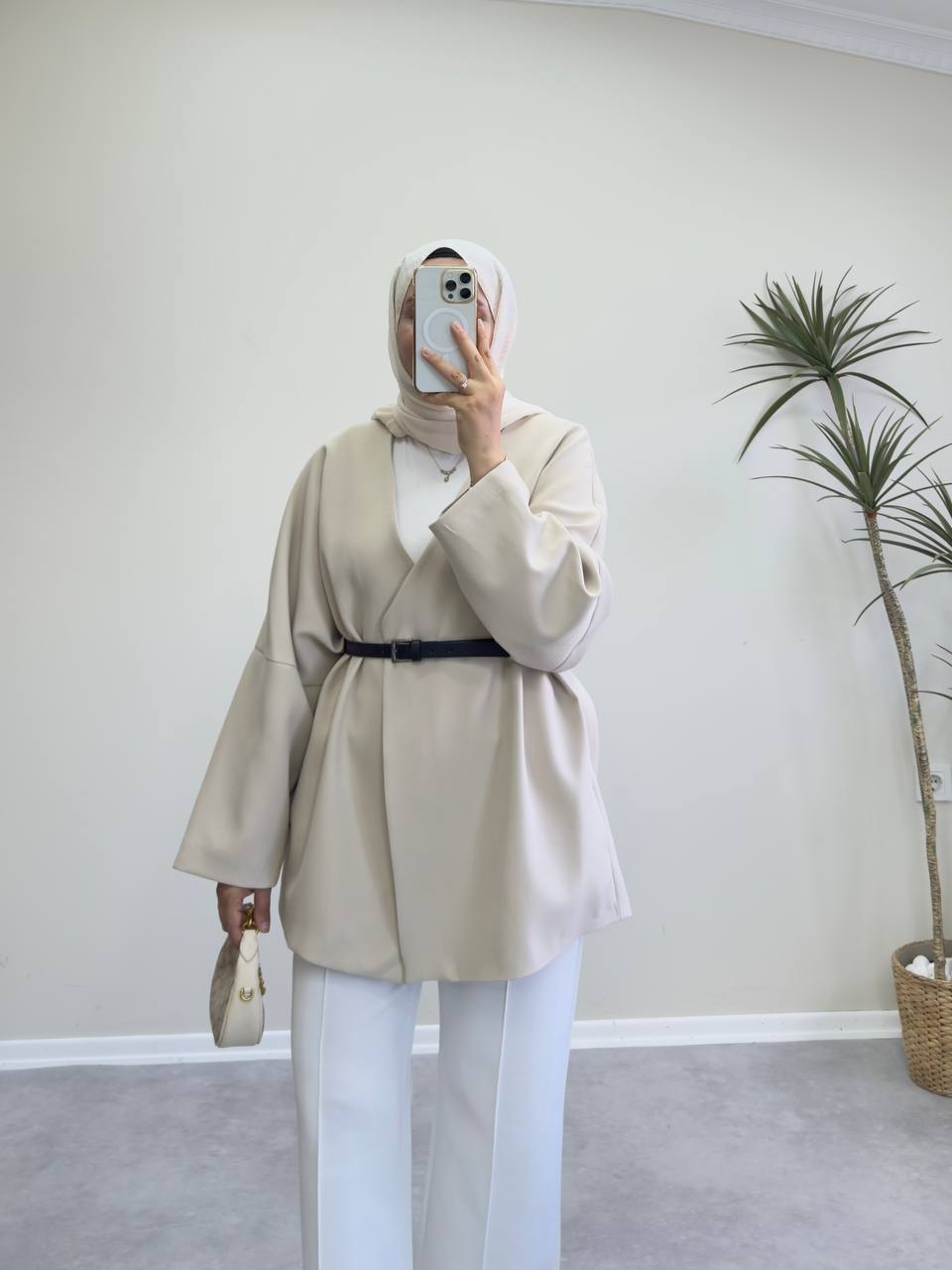 2400 - Deri Kemerli Ceket - Bej