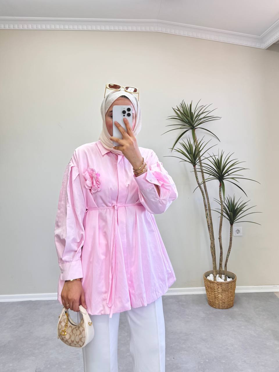 1427 - Gül Broşlu Gömlek -Pembe