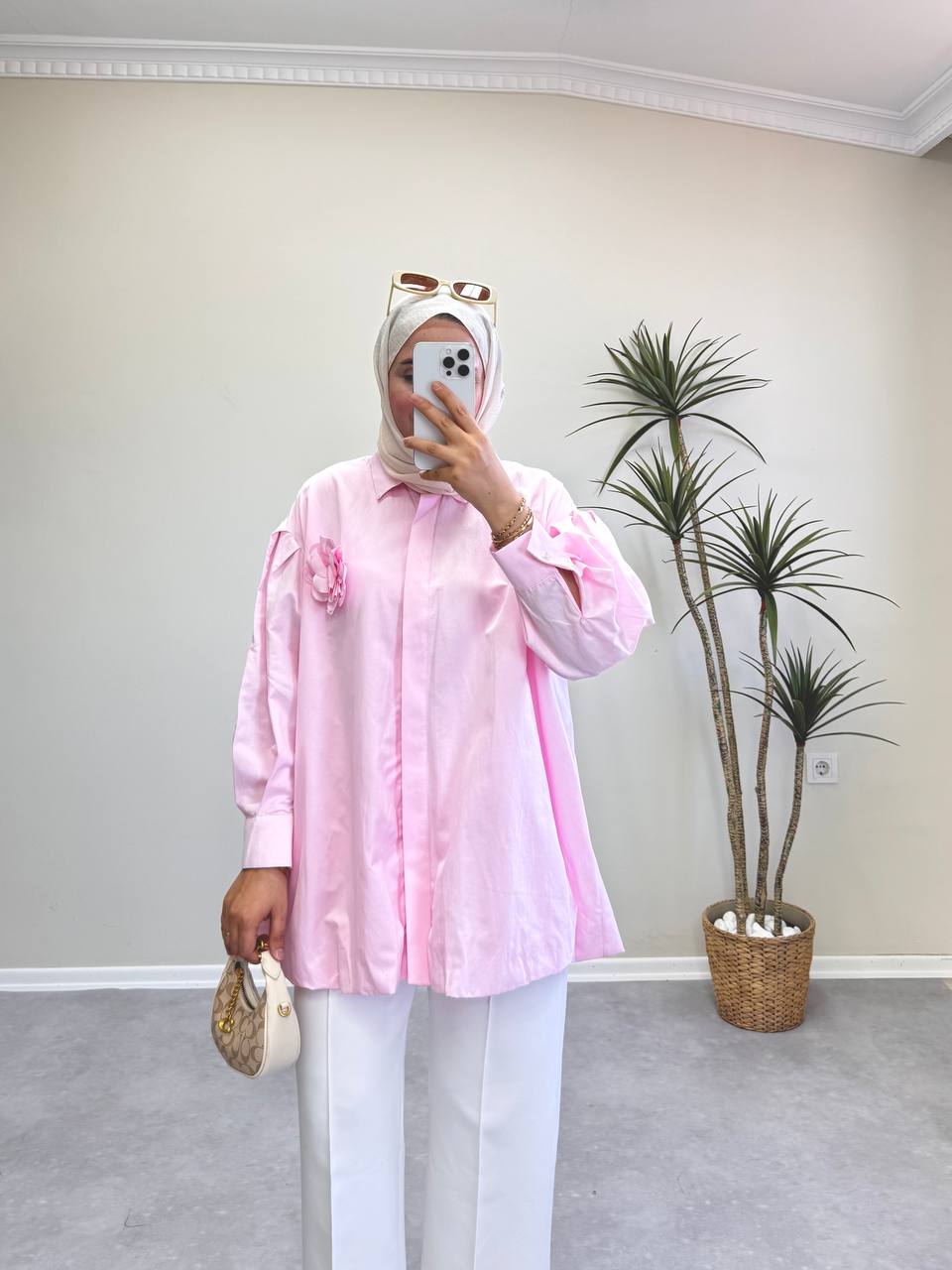 1427 - Gül Broşlu Gömlek -Pembe