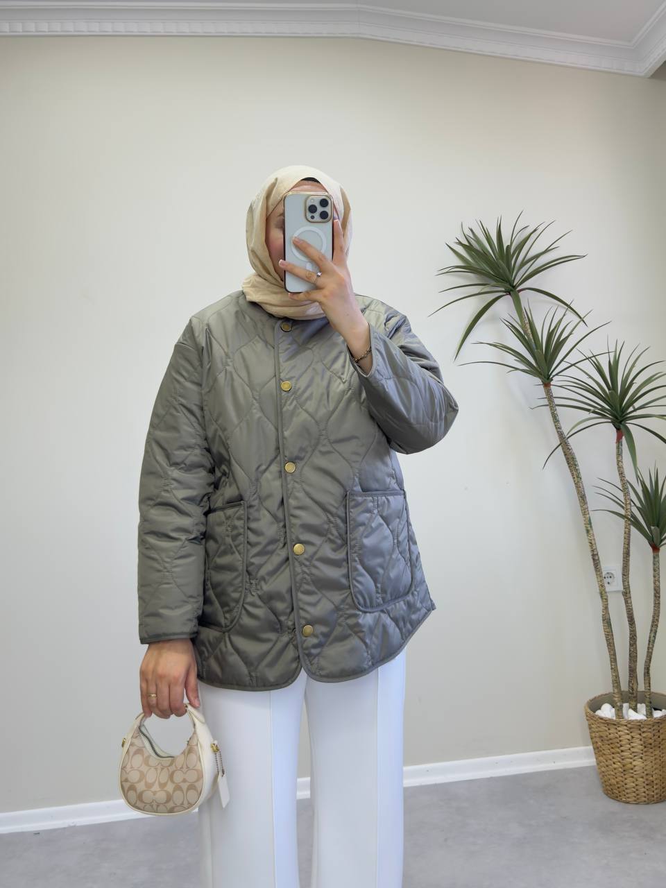 2837 - Kapitone Mont - Haki