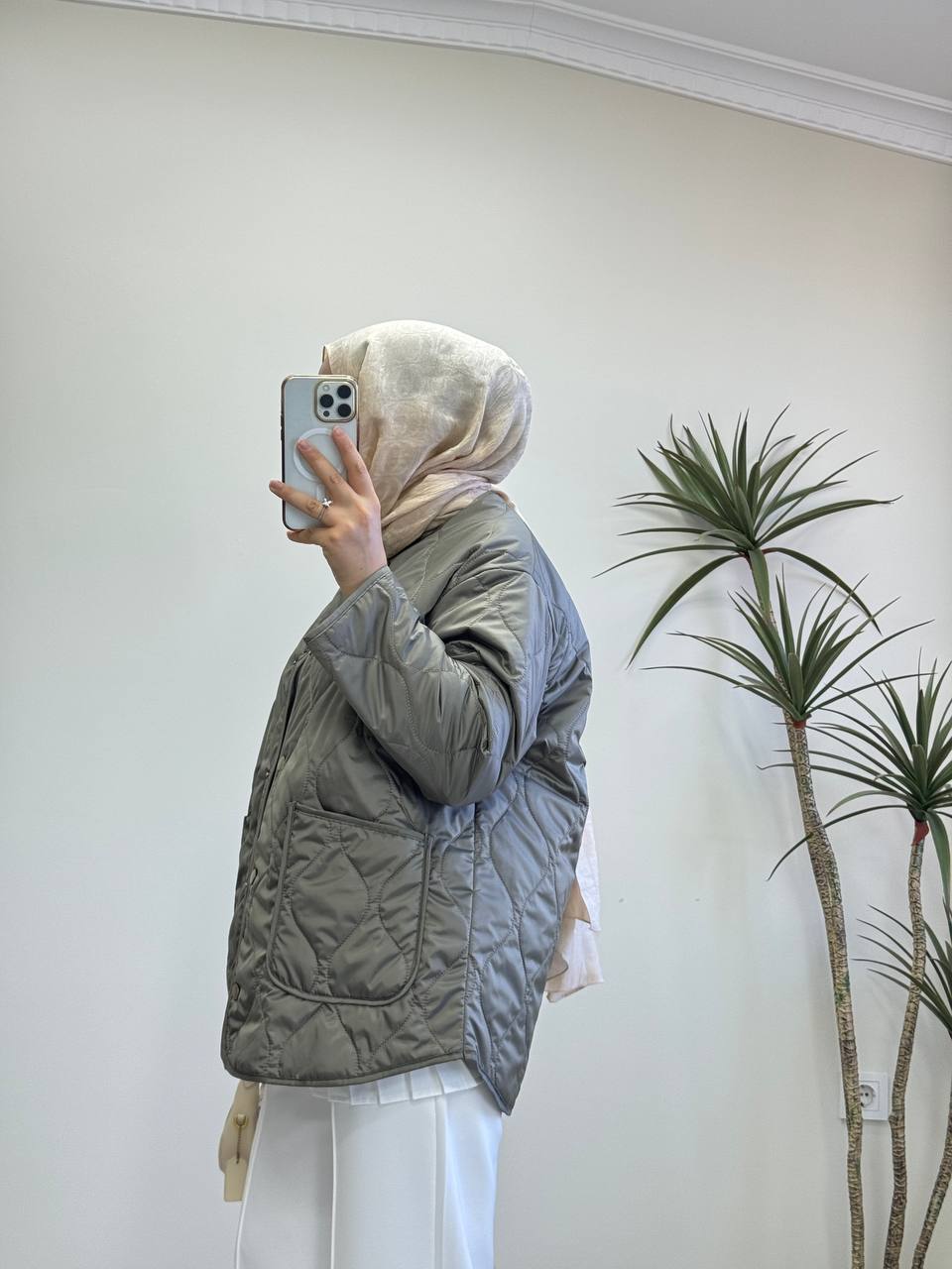 2837 - Kapitone Mont - Haki