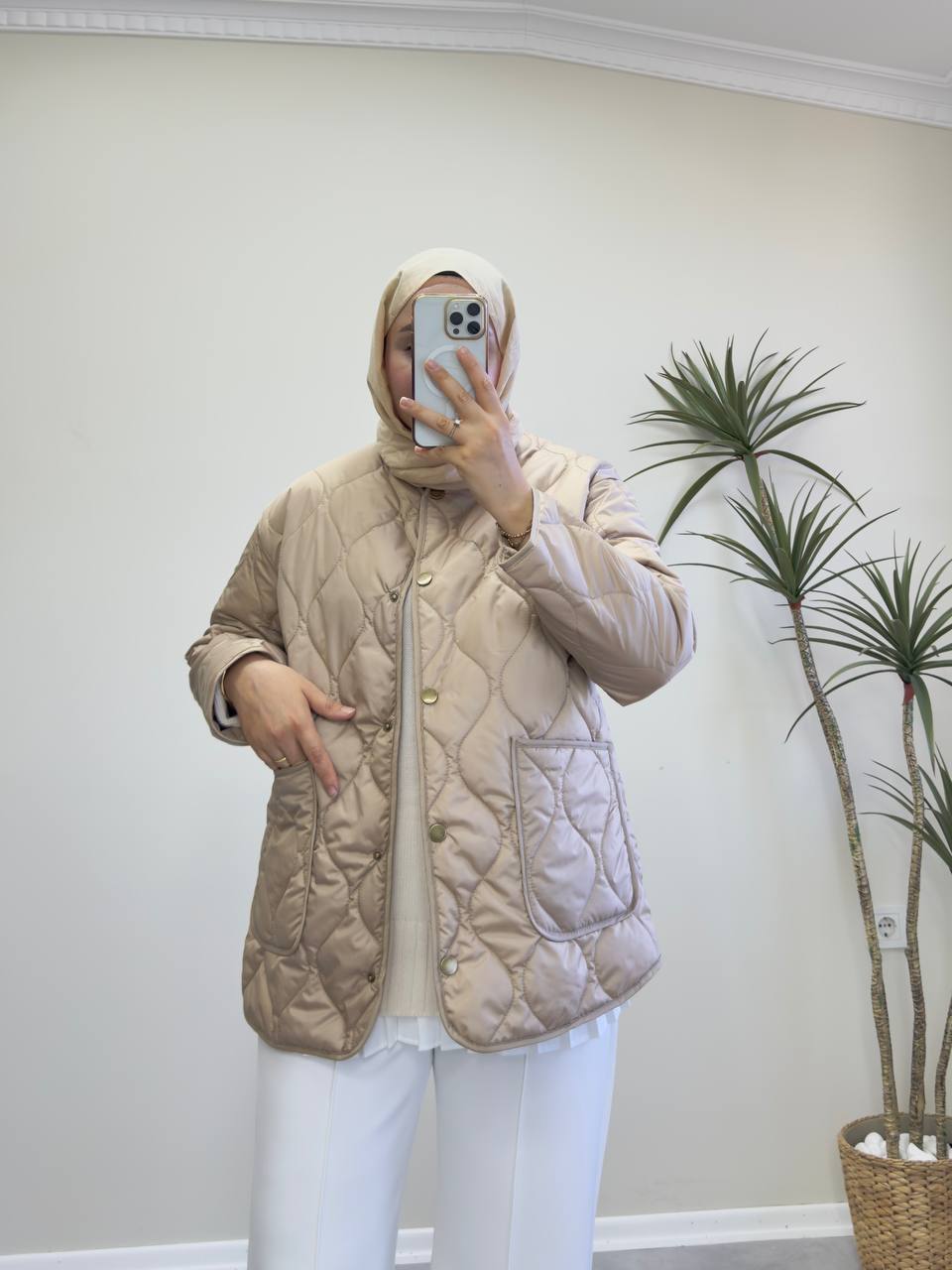 2837 - Kapitone Mont - Bej