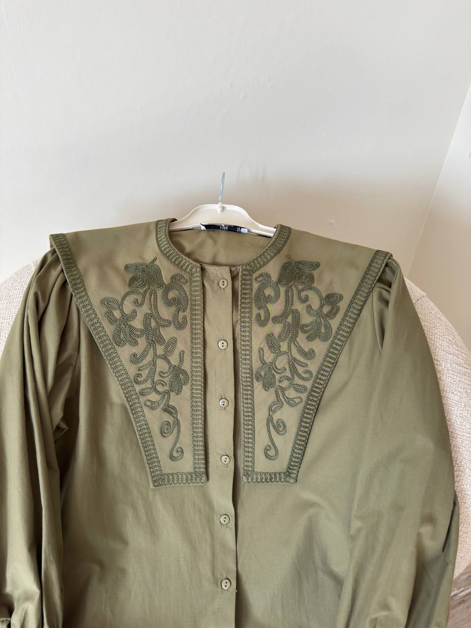2363 - Yakası Nakışlı Gömlek - Haki Yeşil