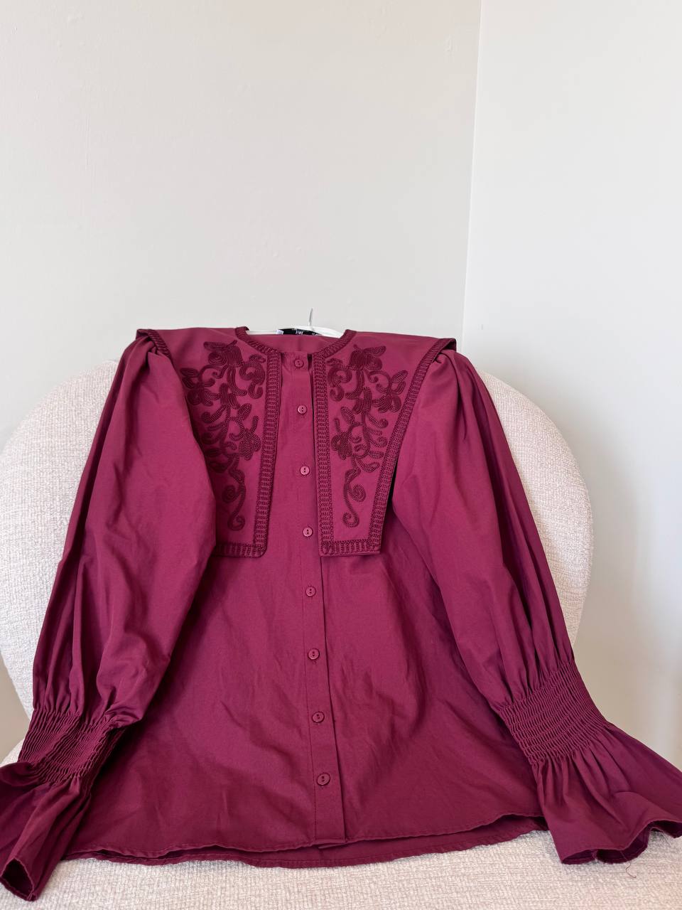 2363 - Yakası Nakışlı Gömlek - Bordo