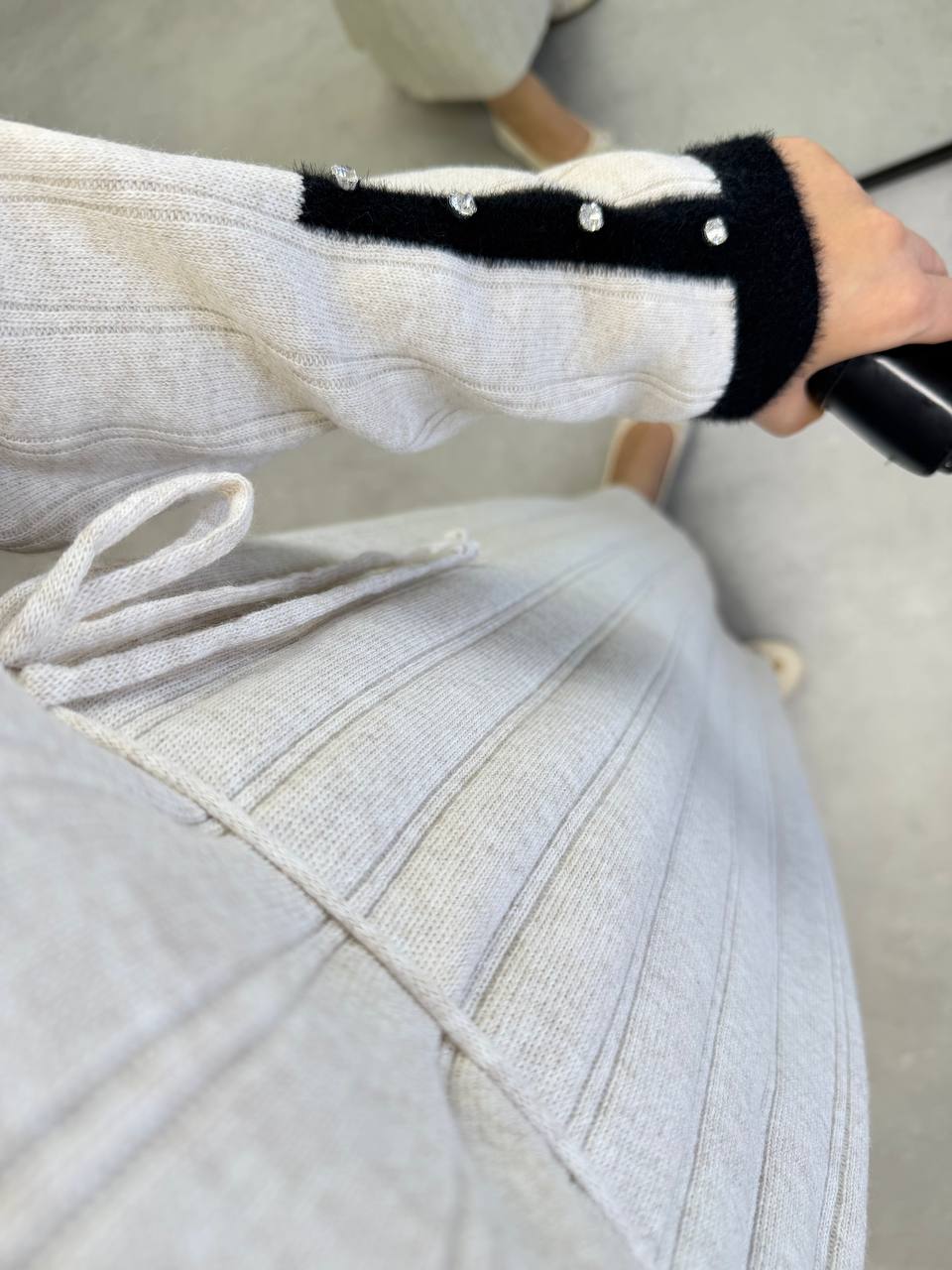 2851 - Kolu Taşlı Triko Elbise - Bej