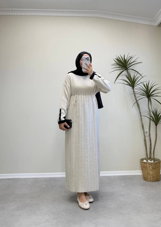 2851 - Kolu Taşlı Triko Elbise - Bej