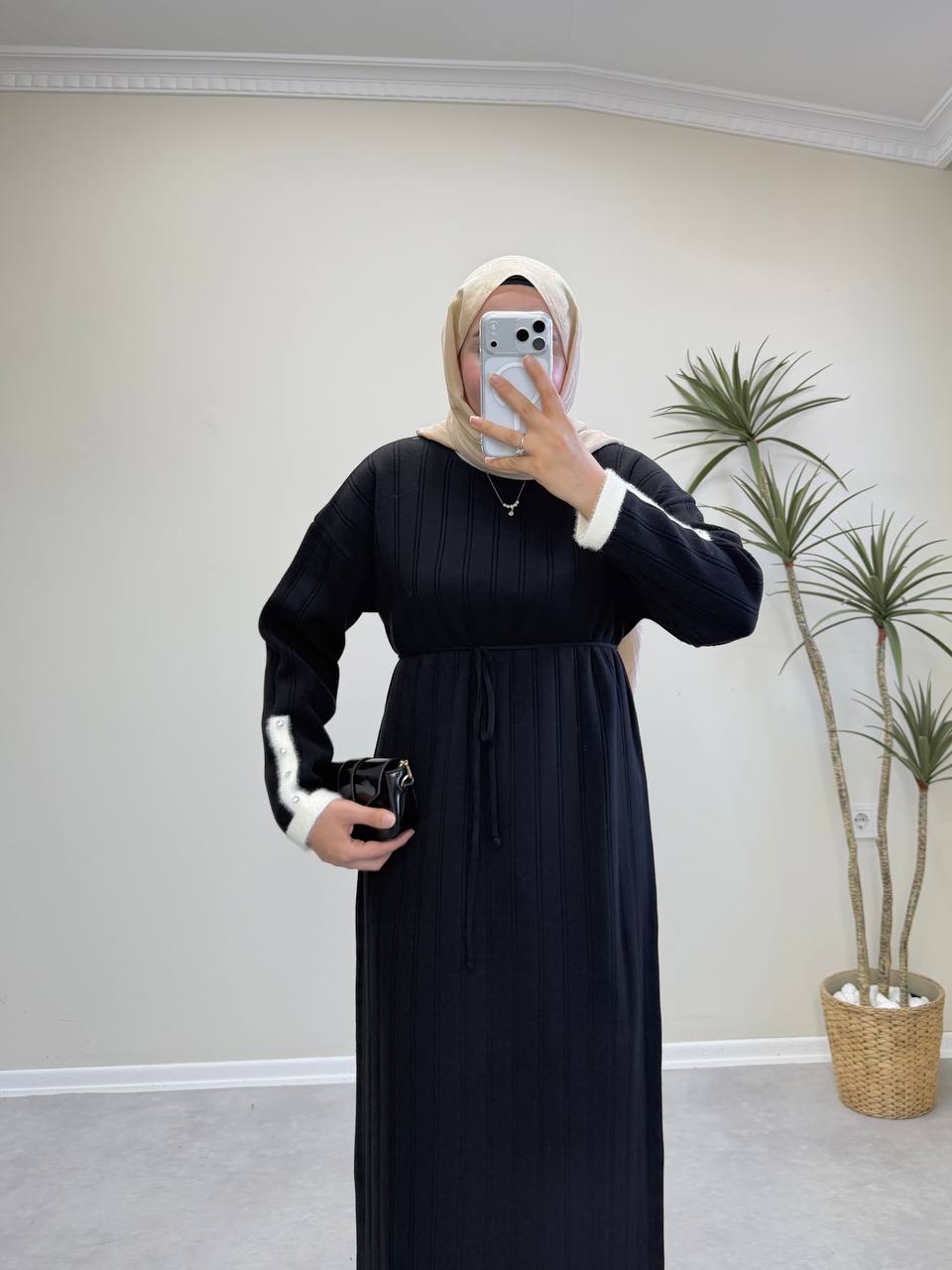 2851 - Kolu Taşlı Triko Elbise - Siyah