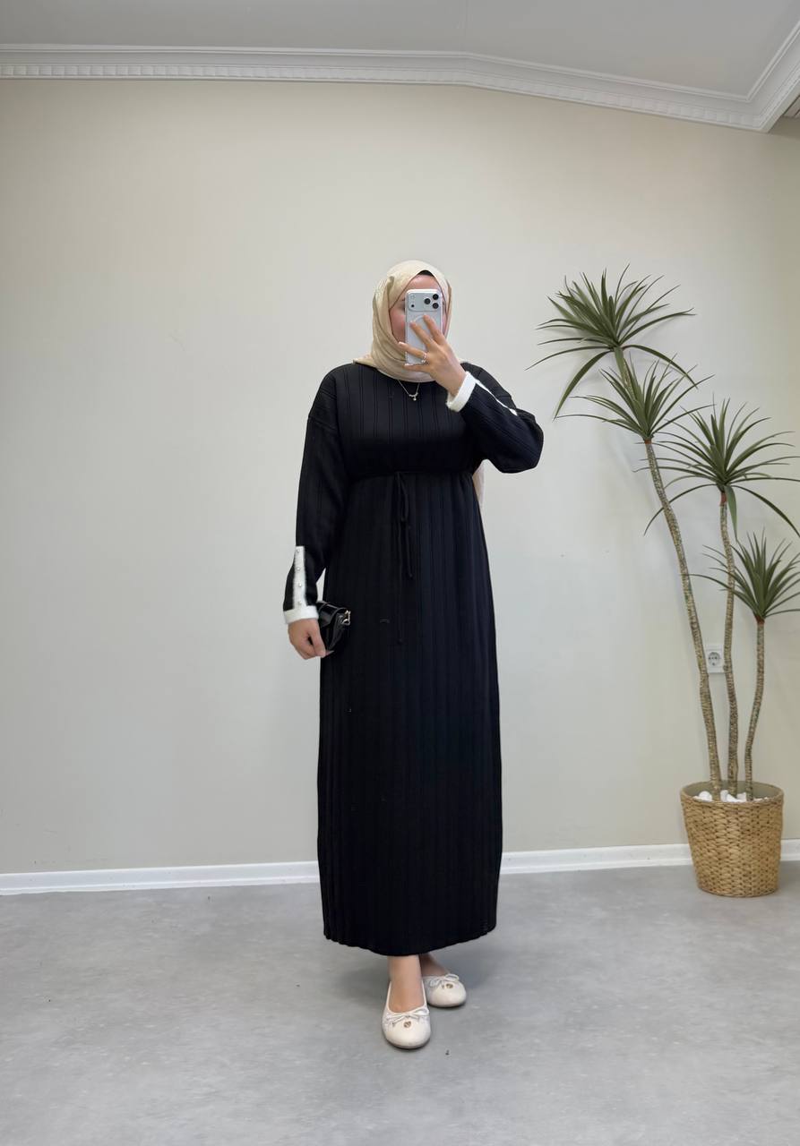 2851 - Kolu Taşlı Triko Elbise - Siyah