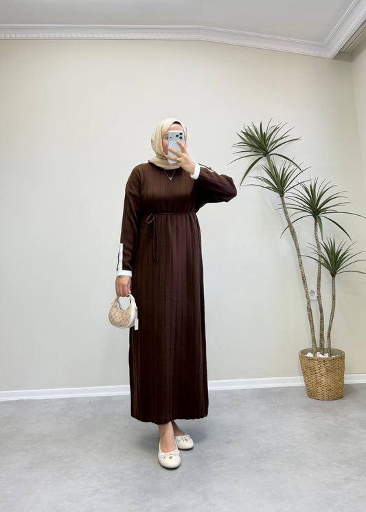 2851 - Kolu Taşlı Triko Elbise - Acı Kahve