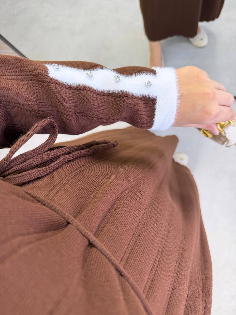 2851 - Kolu Taşlı Triko Elbise - Acı Kahve