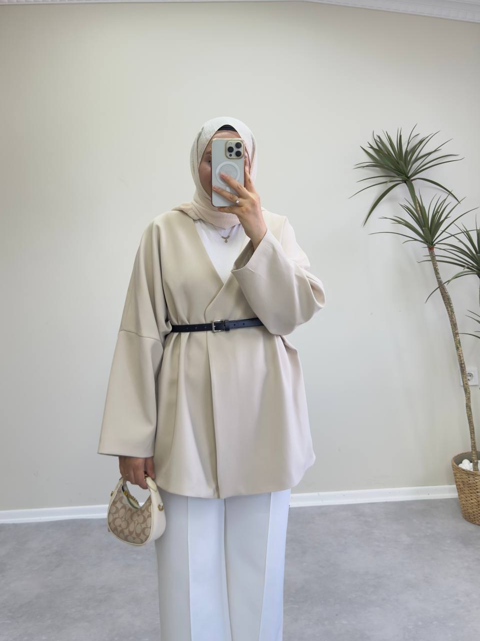 2400 - Deri Kemerli Ceket - Bej